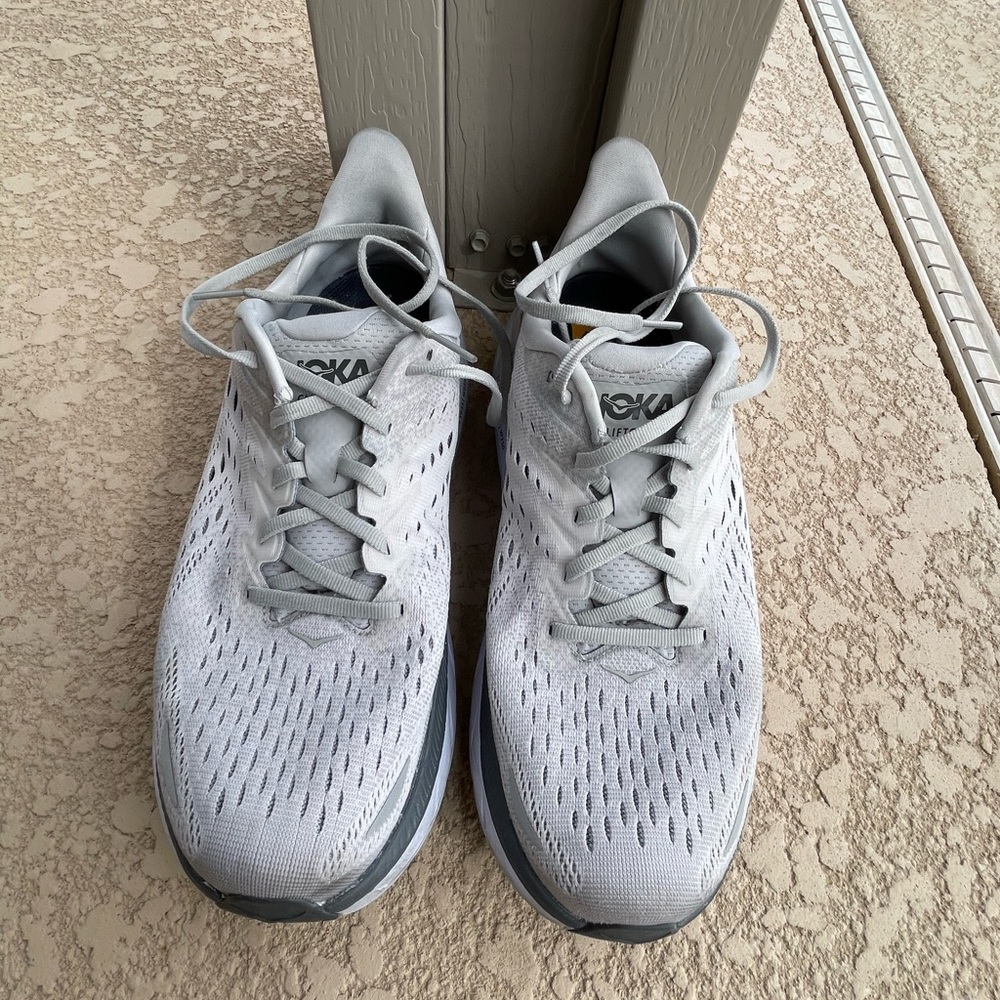 Hoke Clifton 8. Size 9 wide (9 EE)